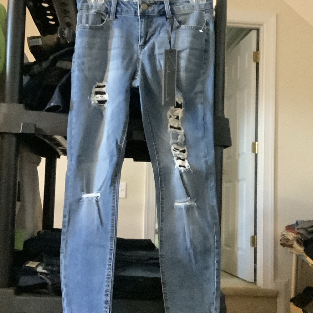 Elle Cred NY Distressed Light Blue Skinny Jeans